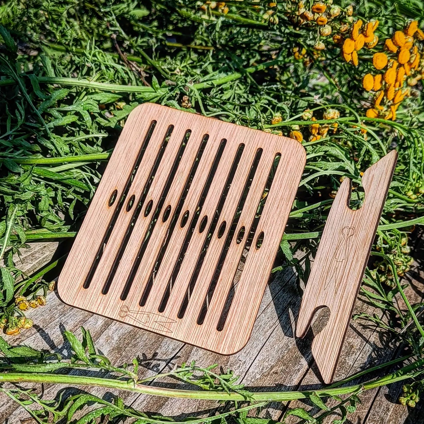 Band Weaving Set - Heddle and Shuttle