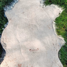 Load image into Gallery viewer, Hekla. Naturally tanned Icelandic Sheepskin Rug
