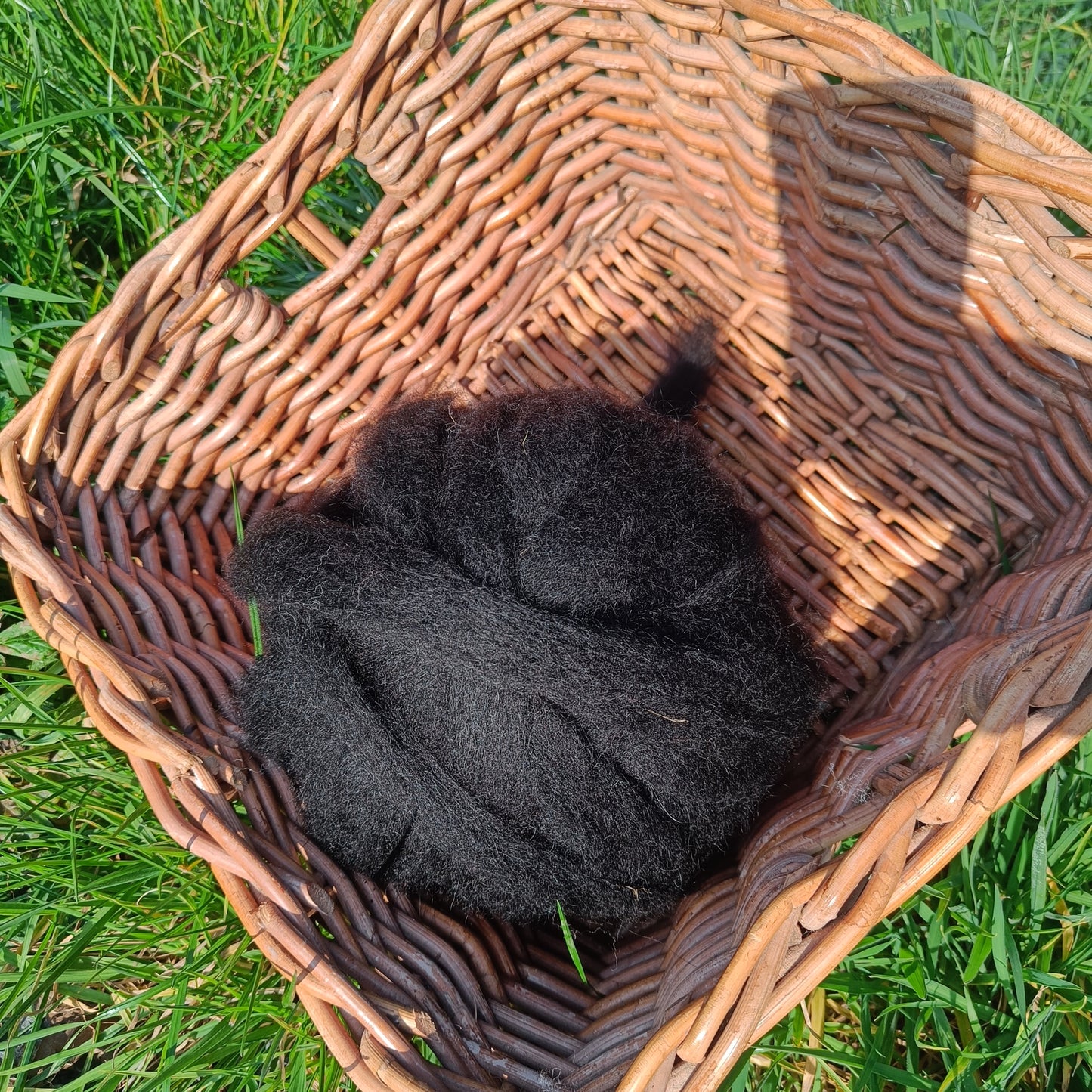 Hebridean Sliver - black wool