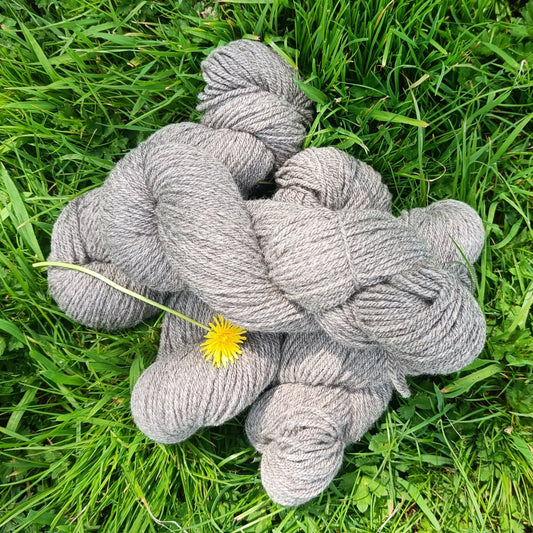 Shetland Wool Yarn from Yeva, Gertrude and Vita