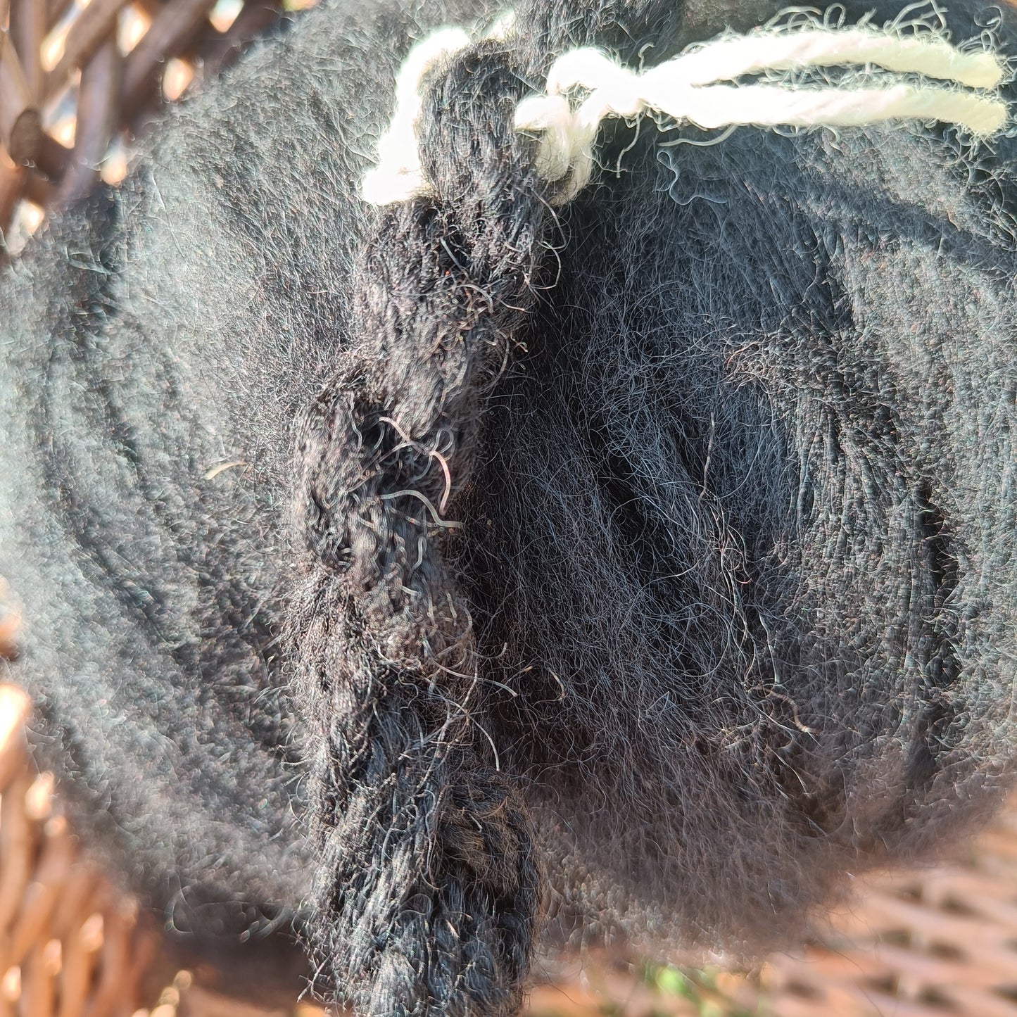 Hebridean Sliver - black wool